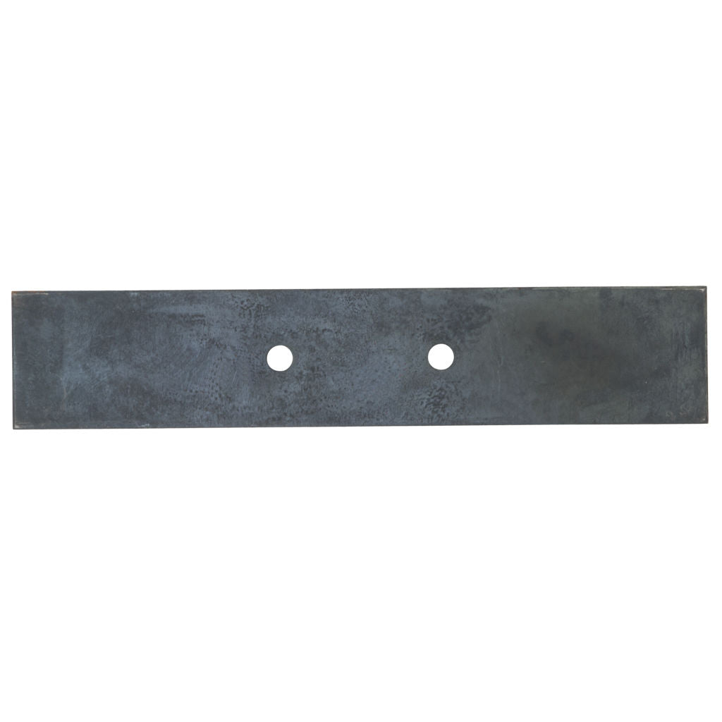 Flat metal edger blade, 7-1/2 inch long with 1/4 inch centre hole, SKU BLE3738